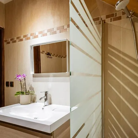 5* Avec Cheminee, Sauna Et Jacuzzi, Proche Remontees Et Centre - 6 Pers - Fr-1-263-153 Valloire