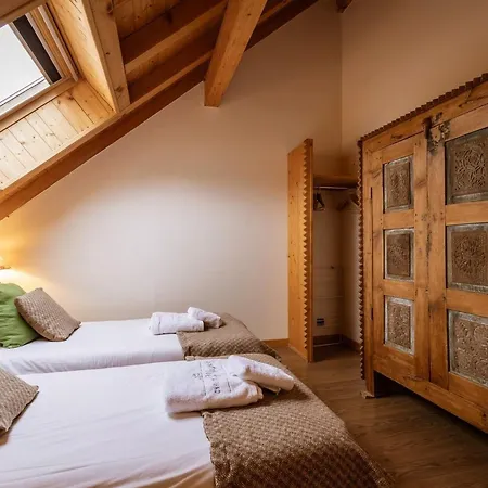 5* Avec Cheminee, Sauna Et Jacuzzi, Proche Remontees Et Centre - 6 Pers - Fr-1-263-153